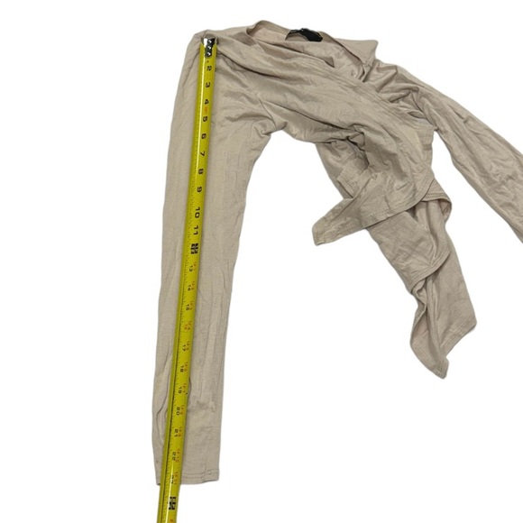 Brit & Bri size medium tan colored light feeling cardigan in great condition! - Picture 4 of 11